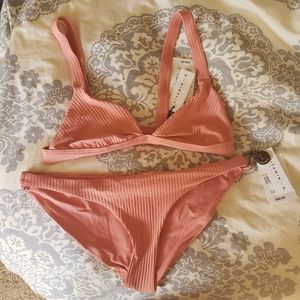 Vitamin A Moss bikini set, top 10/L runs very small